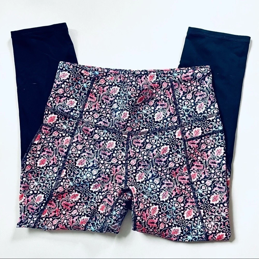Athleta High Rise Pink Blue Tapestry Print Capri Athletic Leggings Small - Picture 1 of 10